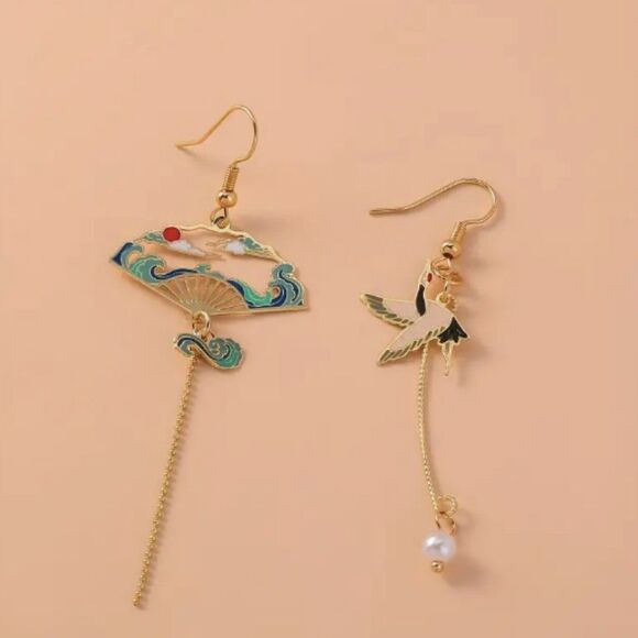 ✨Darling 18k Gold Plated Painting & Flying Cranes Birds Drop Earrings - ✨ - Picture 4 of 9